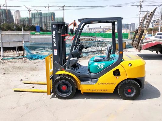 3 Ton Komatsu bekas truk forklift asli Jepang digunakan 3 Ton forklift