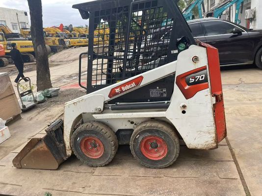 Warna asli digunakan Bodcat S70 Skid Steer Loader Efisiensi bahan bakar Operasi stabil