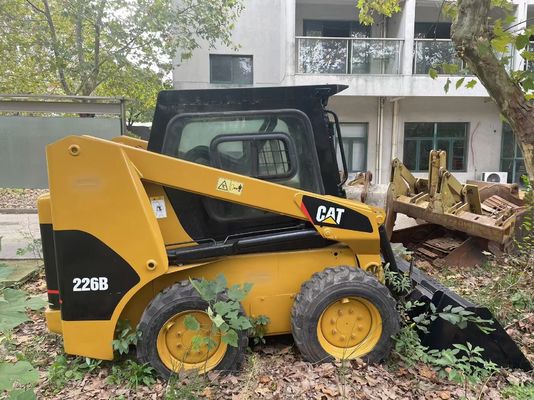 Operasi yang efisien CAT 226B Skid Steer Loader yang digunakan