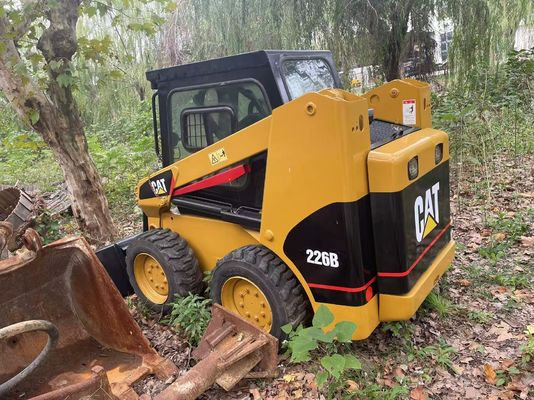 Operasi yang efisien CAT 226B Skid Steer Loader yang digunakan