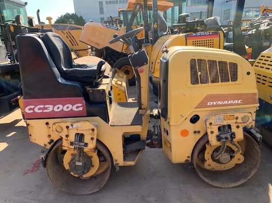 Digunakan CC300G Dynapac Double Drum Roller Kondisi baik Operasi stabil