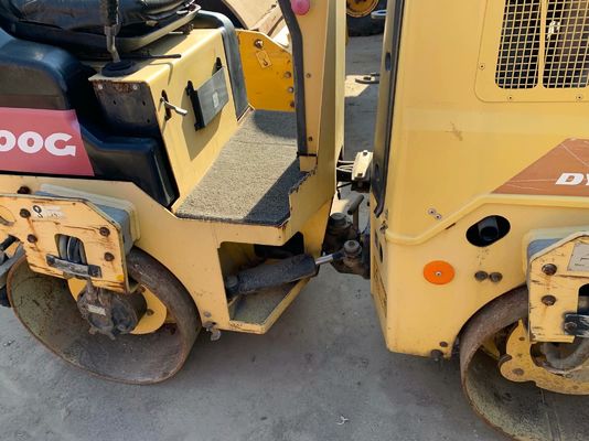 Digunakan CC300G Dynapac Double Drum Roller Kondisi baik Operasi stabil