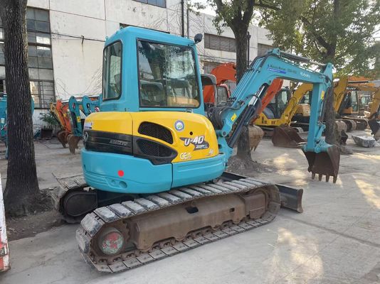 Jepang Menggunakan Mini Excavator Kubota U40-5 Dengan Sistem Hidraulik Efisien