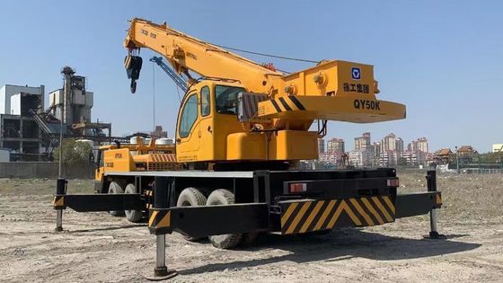 XCMG QY50K-II 50 Ton Truk bekas Crane Kapasitas tinggi Truk boom bekas