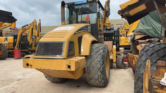Warna asli digunakan Caterpillar CS-683E Single Drum Road Roller Dalam kondisi yang sangat baik