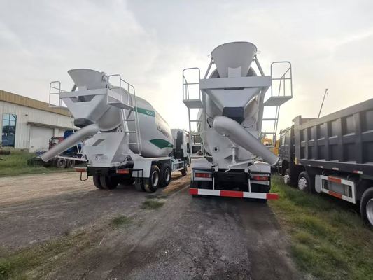 Tahun 2022 digunakan SHACMAN F3000 6*4 truk mixer dalam kondisi baik
