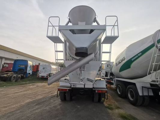 Tahun 2022 digunakan SHACMAN F3000 6*4 truk mixer dalam kondisi baik